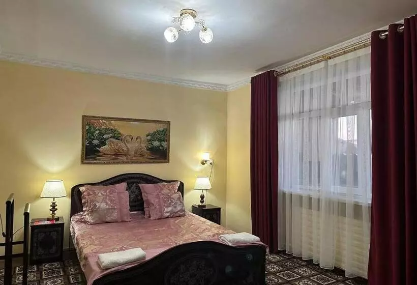 Majatalo Guest House Nika, Nukus