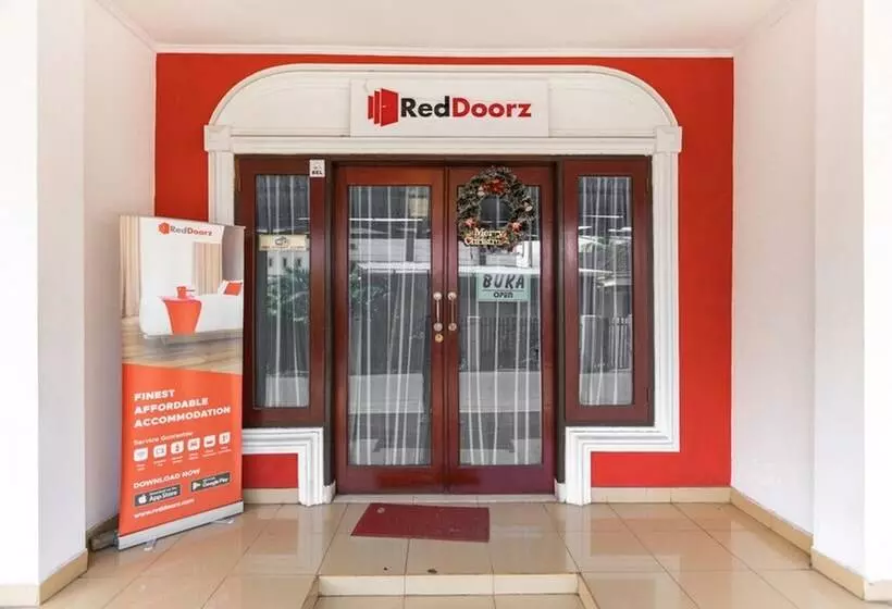 ペンション Reddoorz @ Jalan Maengket Manado
