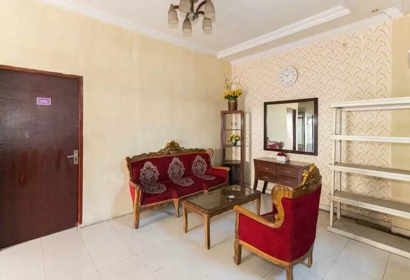 ペンション Reddoorz @ Jalan Maengket Manado