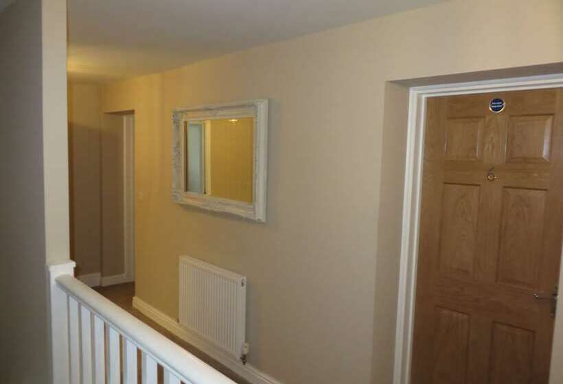 فندق فئة نجمة واحدة The Kings Head