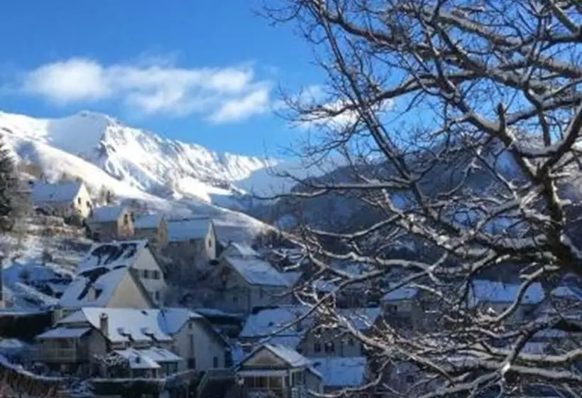 Hotelli Auberge Des Isards