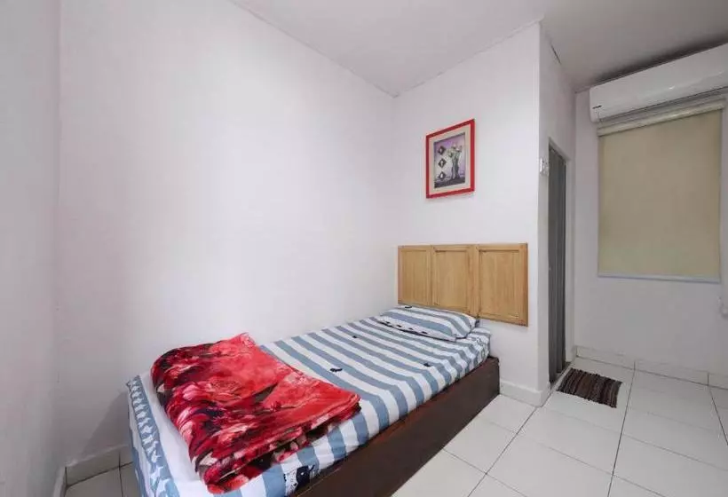 هتل Spot On 89719 Vasa Cottage 2