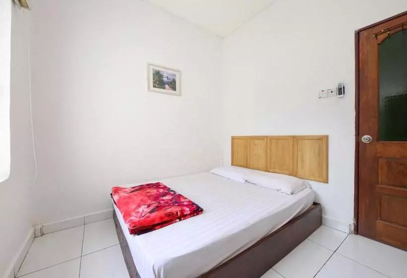 هتل Spot On 89719 Vasa Cottage 2