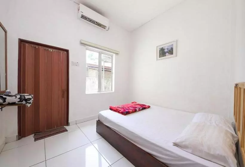 هتل Spot On 89719 Vasa Cottage 2