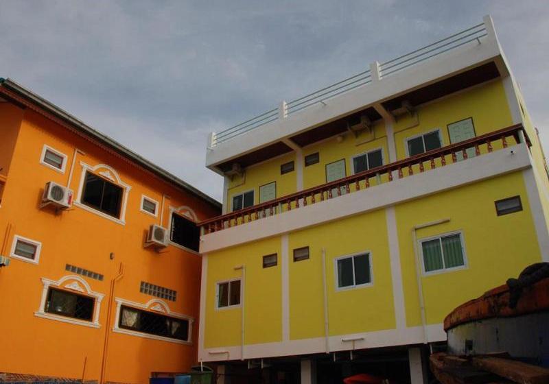 호텔 Puangpayom Resort