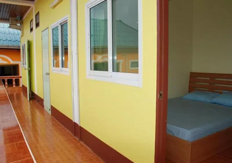 Hotelli Puangpayom Resort