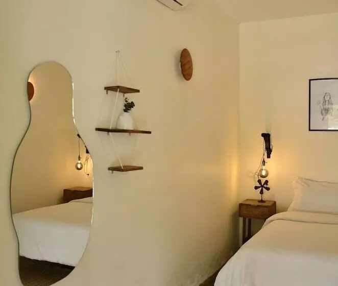 La Veranda Hotel & Restaurant