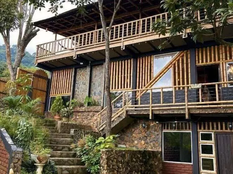 La Veranda Hotel & Restaurant