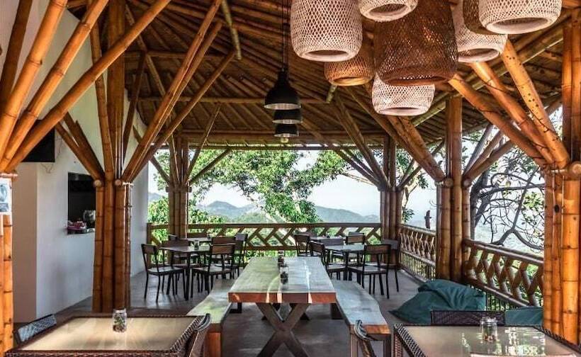 La Veranda Hotel & Restaurant