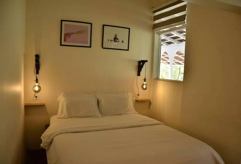 La Veranda Hotel & Restaurant