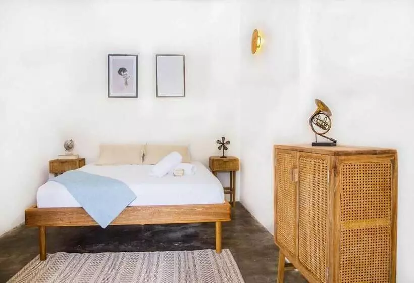 La Veranda Hotel & Restaurant