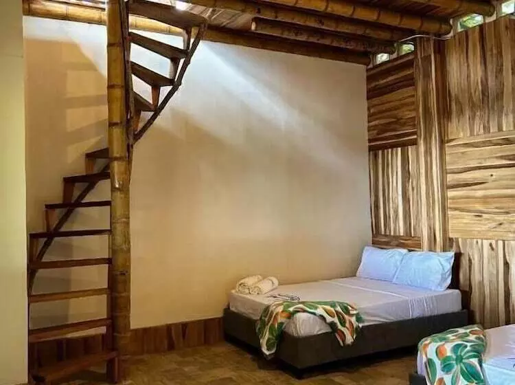 La Veranda Hotel & Restaurant