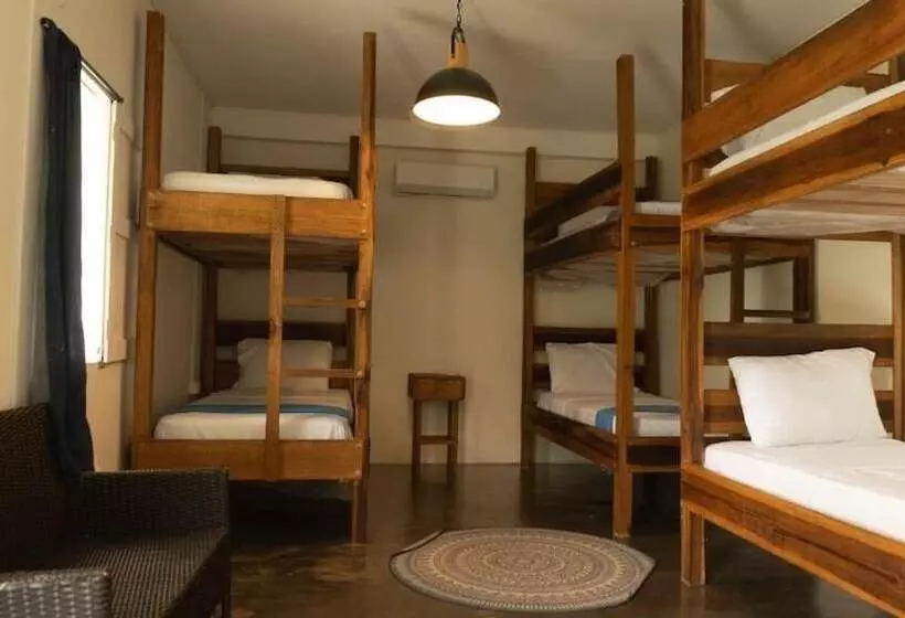 La Veranda Hotel & Restaurant