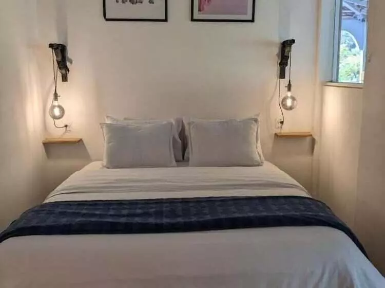 La Veranda Hotel & Restaurant