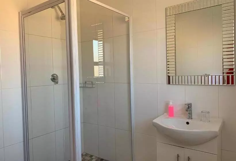 Majatalo Malu Guest House