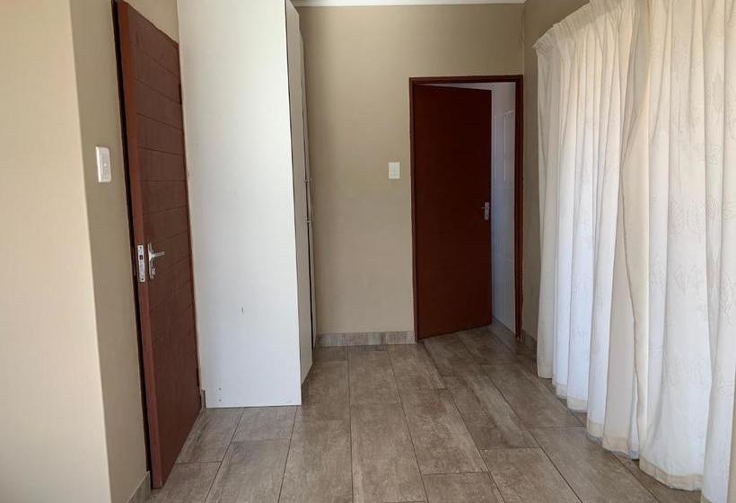 ペンション Malu Guest House