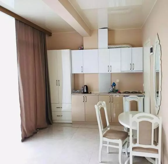 هتل Giorgi Kvariati