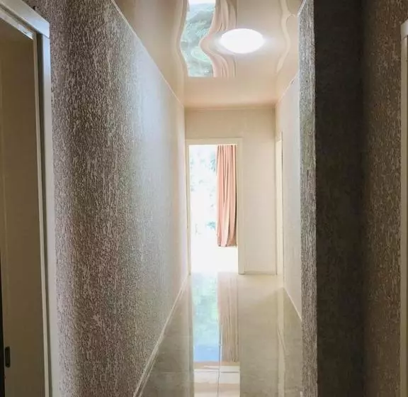 هتل Giorgi Kvariati