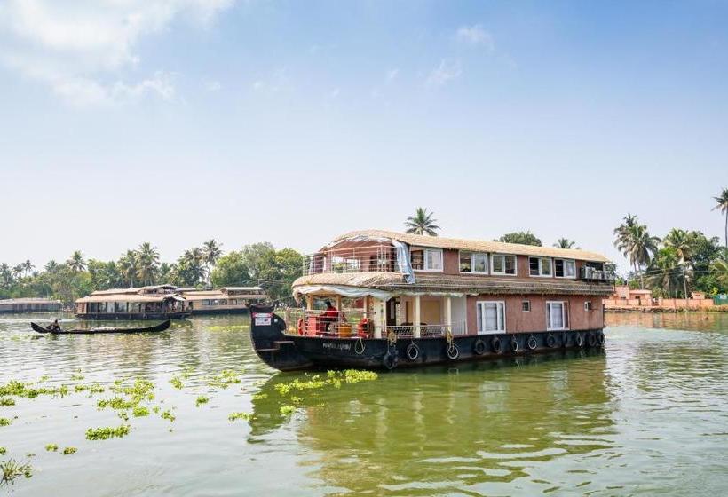 בית מלון כפרי Oyo 28075 Relax In Kerala 3 Bhk