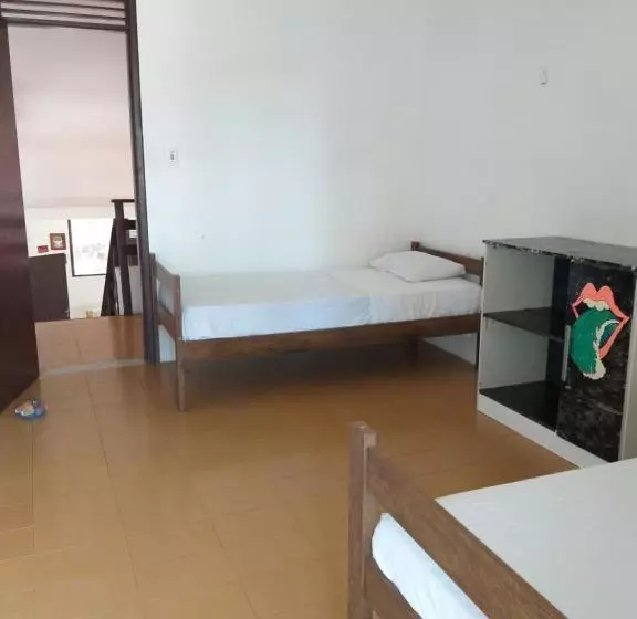 Indiana Kite School And Hostel