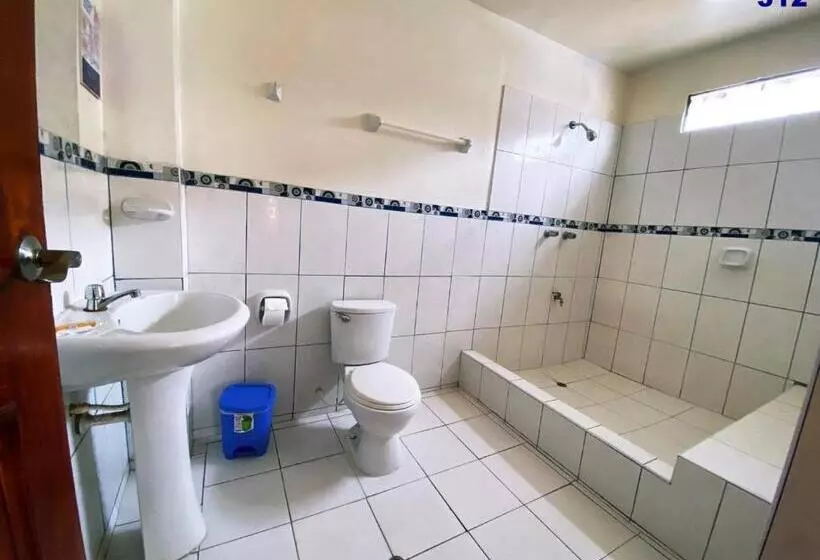 پانسیون Hostal Hogar 3 Estrellas   Chepén