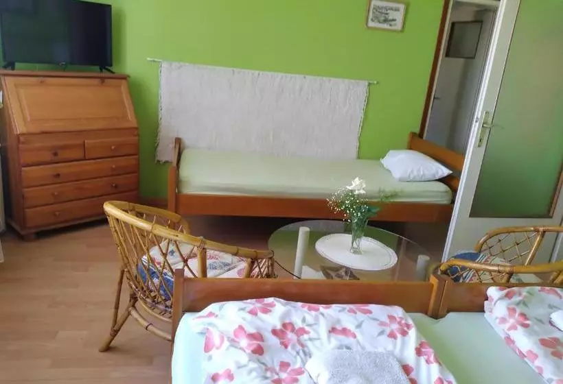 پانسیون Hostel Bata
