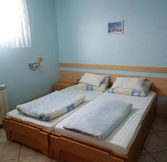 پانسیون Hostel Bata