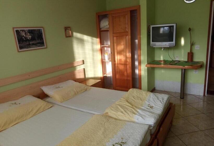 پانسیون Hostel Bata