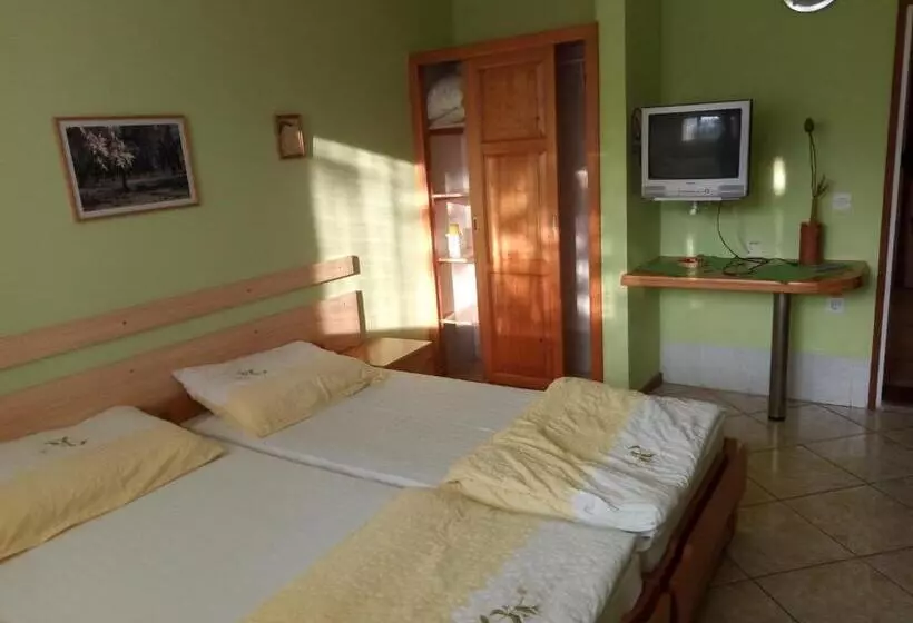 پانسیون Hostel Bata