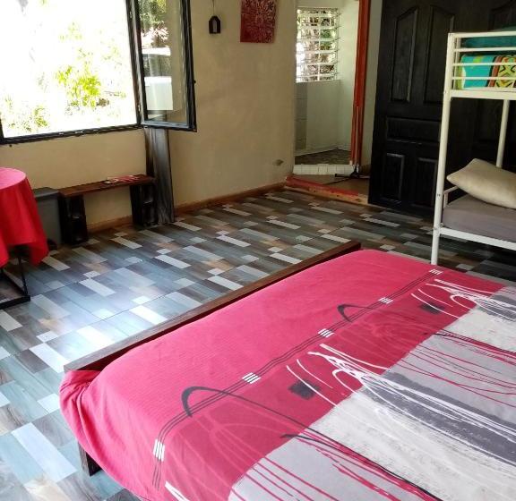 پانسیون Ti Case En L'air