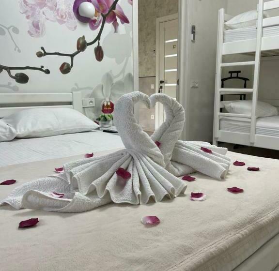 Ostello Gostinyi Dvorik Nikol