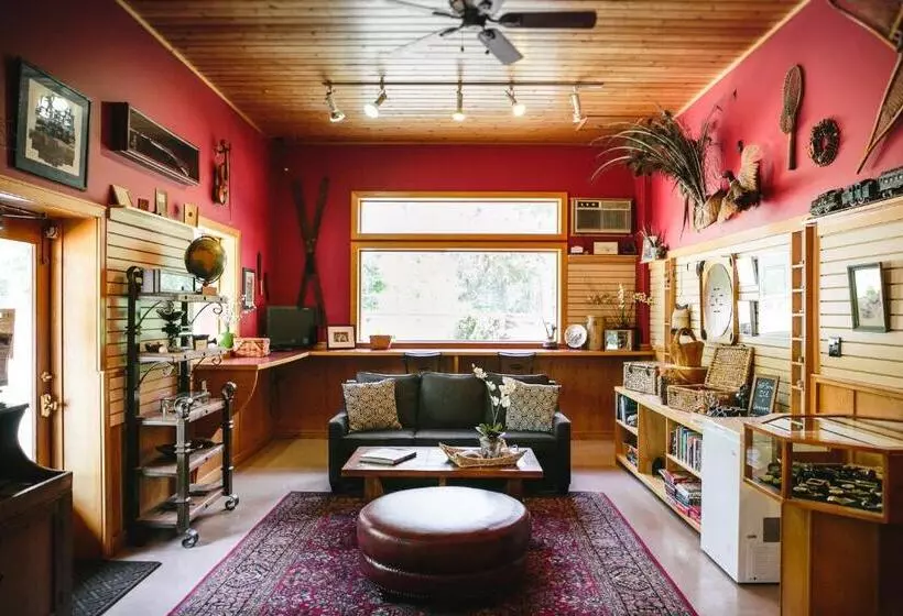 ユースホステル Mt Gardner Inn