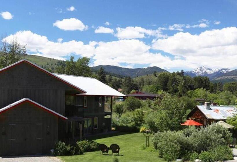 הוסטל Mt Gardner Inn