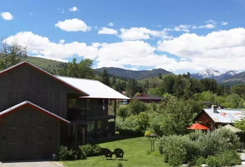 ユースホステル Mt Gardner Inn