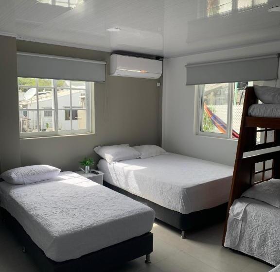 هاستل Summer Breeze