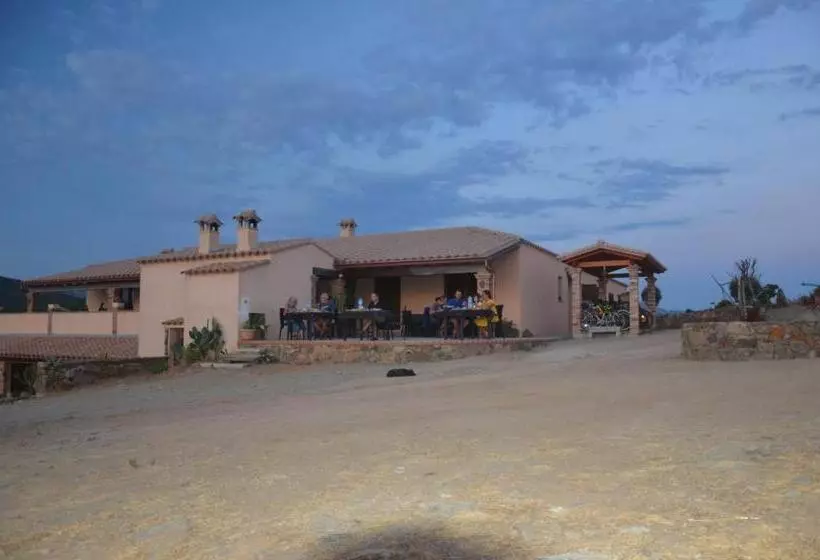 Hotelli Agriturismo Costa Verde