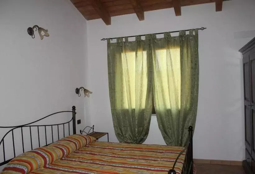 Hotelli Agriturismo Costa Verde