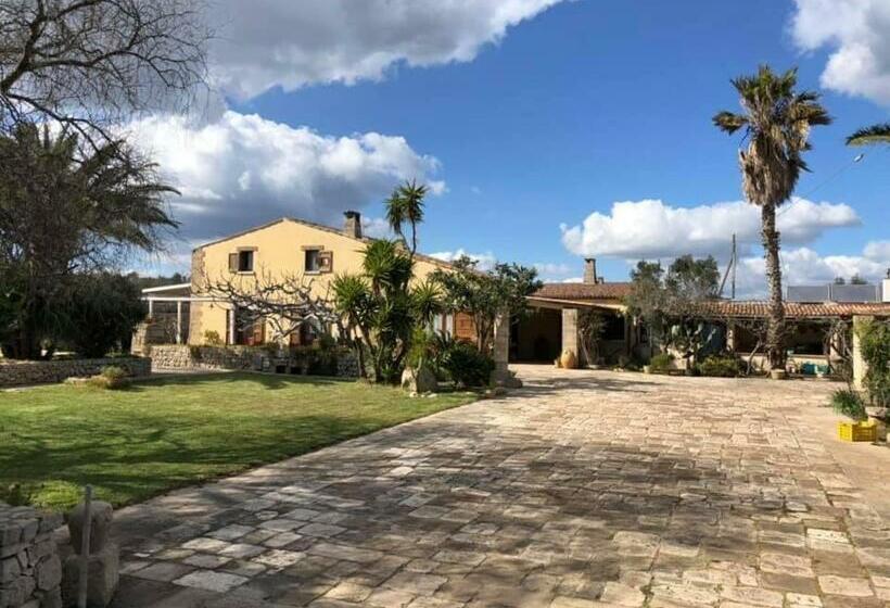 בית מלון כפרי Agriturismo Masseria Alcorico