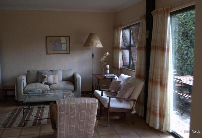 فندق Four Fields Farm