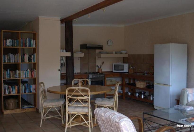 فندق Four Fields Farm