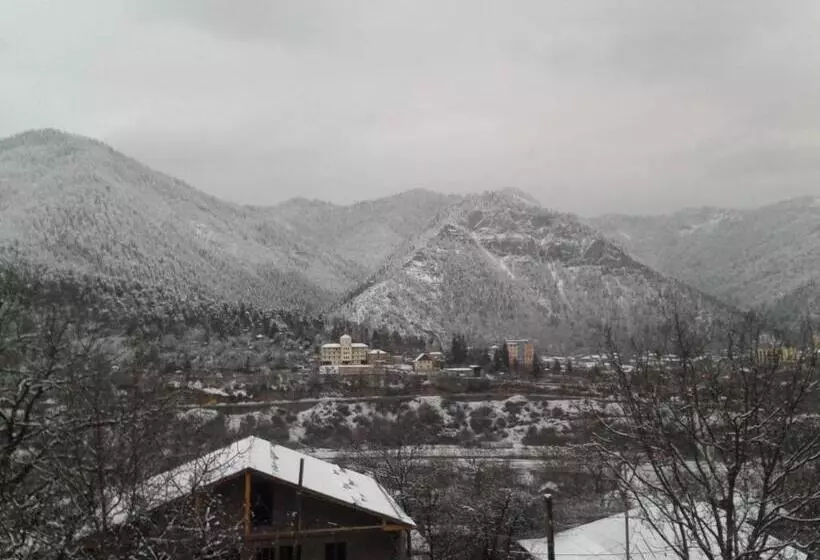 پانسیون Akaki's Guesthouse