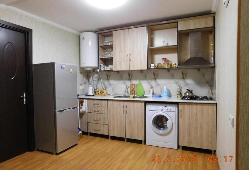 پانسیون Akaki's Guesthouse