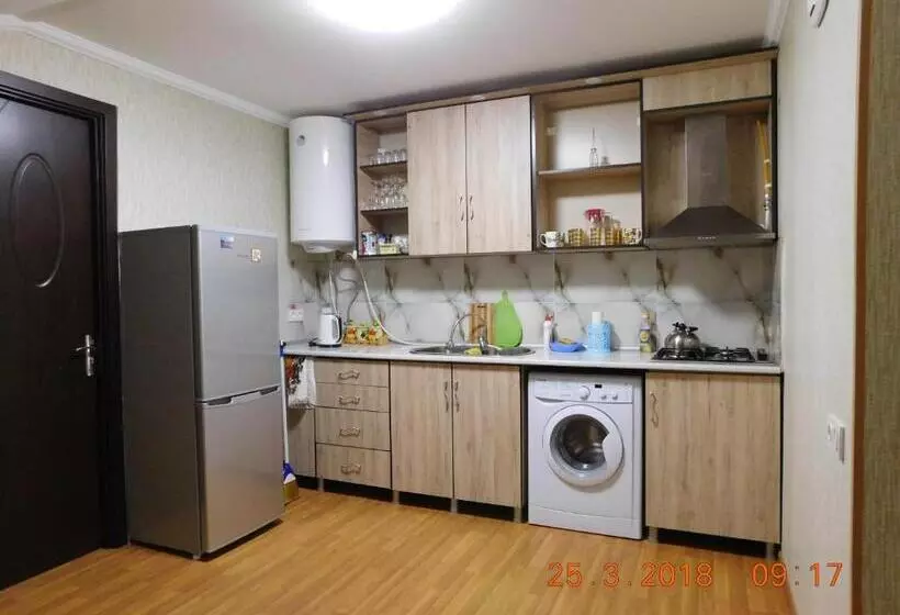 پانسیون Akaki's Guesthouse