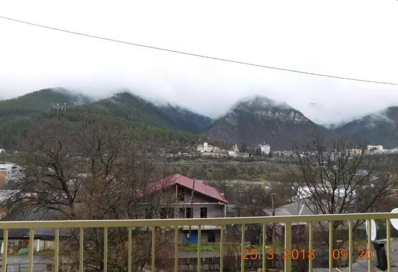 پانسیون Akaki's Guesthouse