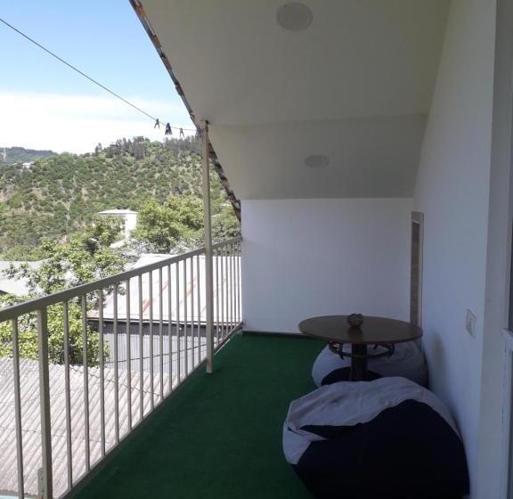 پانسیون Akaki's Guesthouse