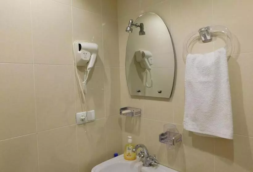 پانسیون Akaki's Guesthouse