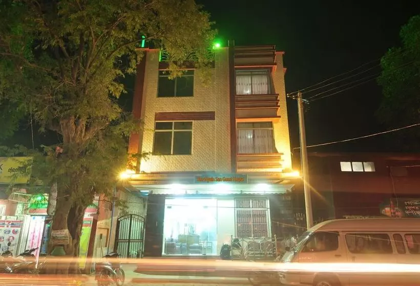 پانسیون Saw Nyein San Guest House