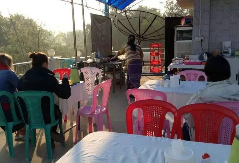 پانسیون Saw Nyein San Guest House