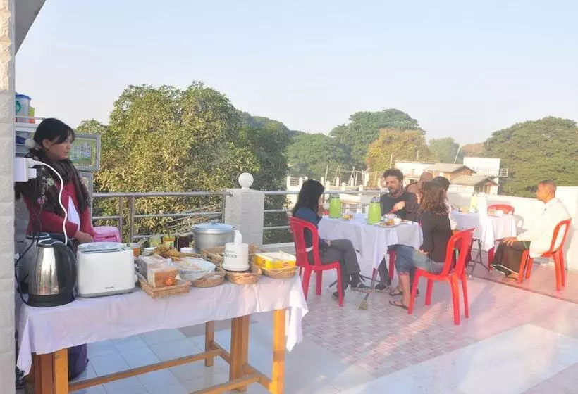 پانسیون Saw Nyein San Guest House