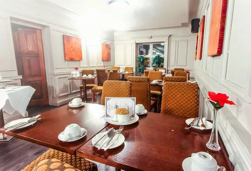 فندق Abberley Court